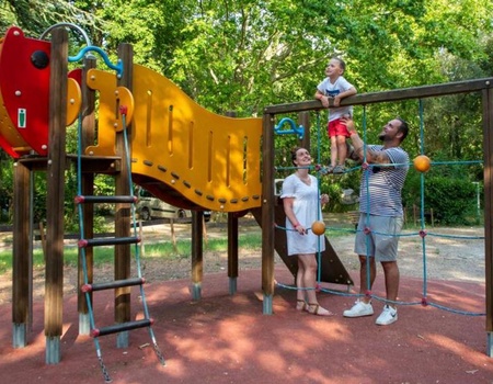 Camping du Pont d'Avignon, 4* - 5