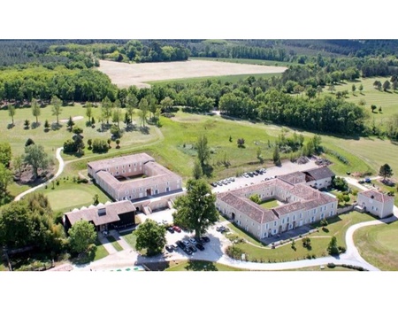Escapade dans une bastide en plein coeur d'un golf en Gascogne - 3* - 5