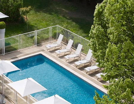 Hotel 4* et piscine extérieure à Saint-Witz, au nord de Paris - 4*