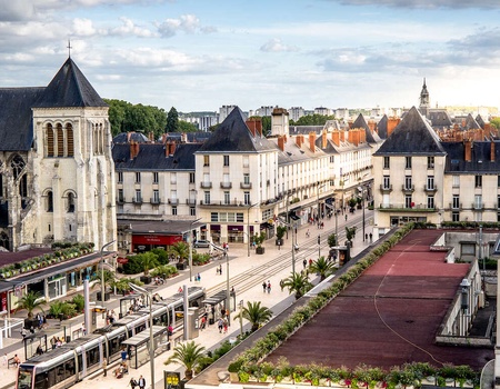 Découvrez Tours et visitez une belle cave à vin - 3* - 1