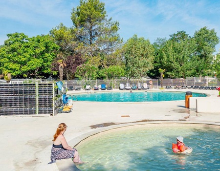 Camping Domaine des Iscles, 3* - Roque d'Anthéron, Côte d'Azur - Image 1