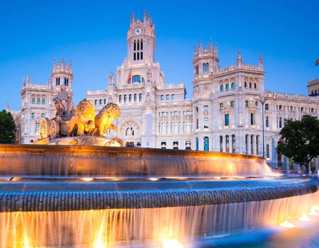 Découvrez le centre de Madrid avec Petit-déjeuner - 4*