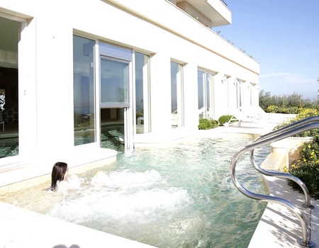 Hôtel 4* sur la côte des Abruzzes avec petit déjeuner et spa - 4* - 4