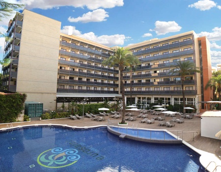 ÉVadez-vous à Salou pour profiter de la plage avec dîner - 4*