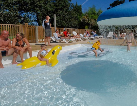 FLOWER Camping le Port de la Chaîne, 4* - 5