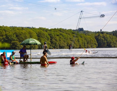 Camping du Lac de Saint-Pardoux, 4* - 5
