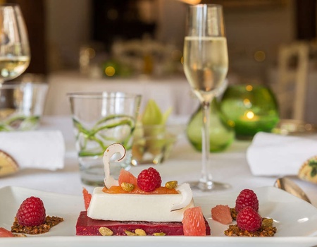 Dîner gastronomique et accès spa dans un hôtel de luxe près d'Avignon - 5*