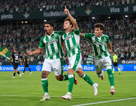 Match foot Real Betis - Saison 2026-2027 + Hôtel 4* - Seville, Espagne - Image 3