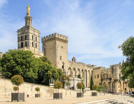 Découvrez Avignon en famille dans une chambre quadruple - 3* - 1