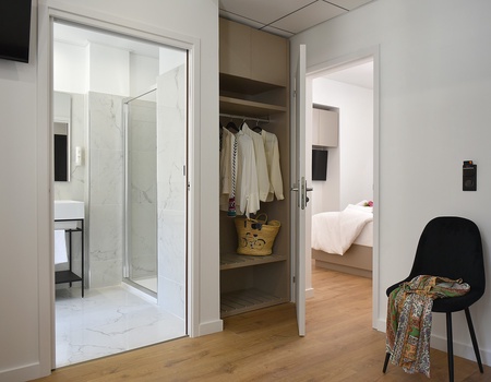 Hôtel Continental 3* ( avec vols réguliers ) - 3