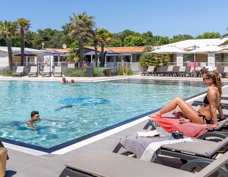 Camping Romanée - le Cormoran, 5* - 2