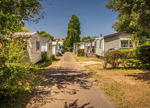 Camping Les Pirons, 5* - 10