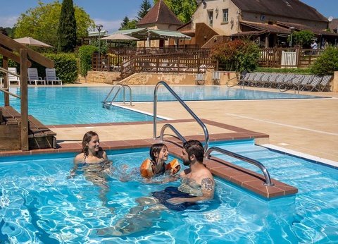 Camping Romanée - Les Grottes De Roffy 4* - 57