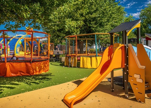 Camping Les Pirons, 5* - 36