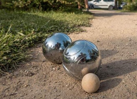 Camping Les Calquières, 4* - 13