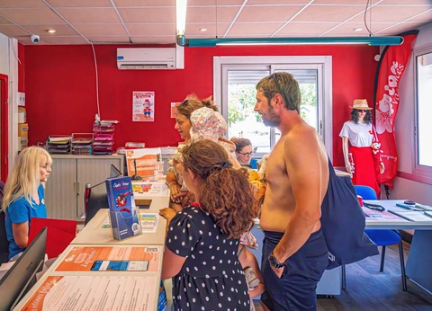 Camping Le Clos Virgile, 4* - 166