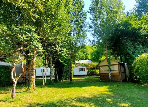 Camping Le Pont de Mazerat, 4* - 73