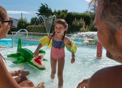 Camping Les Iles, 5* - 8