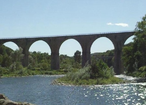 Camping les Rives d'Auzon, 3* - 54