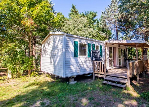 Camping Domaine du Cros d'Auzon, 4* - 26