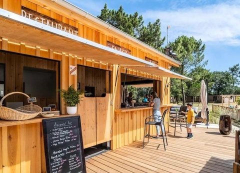 Camping Les Couleurs de la Coubre, 4* - 8