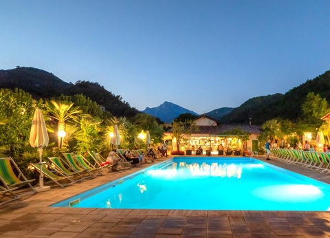 Camping Delle Rose, 4* - 5