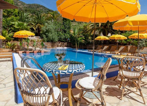 Profitez des belles couleurs du Lavandou et d'un cocktail maison ! - 4* - 18