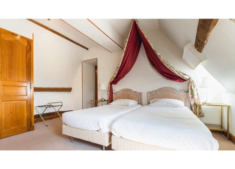 Séjournez au Château de Périgny et explorez le Futuroscope à seulement 20 minutes en voiture - 3* - 17