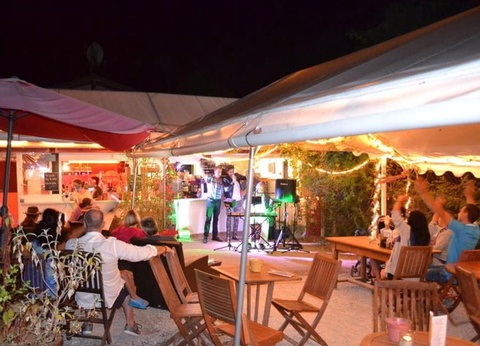 Camping Les Pins du Soleil, 4* - 13