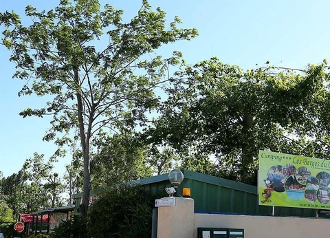 Camping Les Berges du Canal, 4* - 88