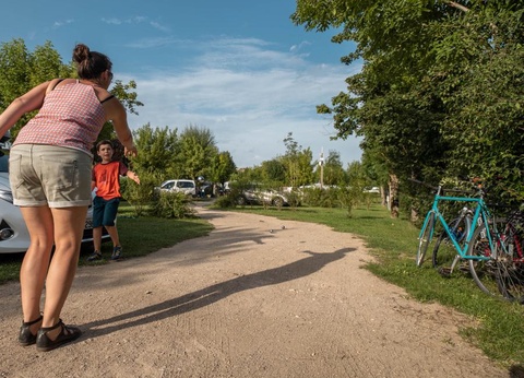 Camping Les Calquières, 4* - 55