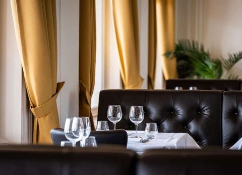 Séjournez dans un hôtel riche en histoire idéalement situé face à la plage d´Ostende - 4* - 12