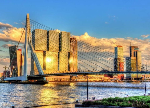 Citytrip et confort : nuit avec petit-déjeuner près de Rotterdam - 4* - 24