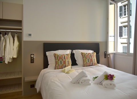 Hôtel Continental 3* ( avec vols réguliers ) - 5