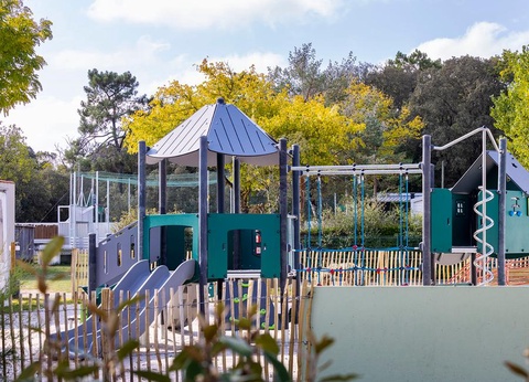 Flower Camping La Davière Plage, 4* - 79