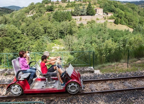 Camping Domaine de Chaussy, 4* - 37