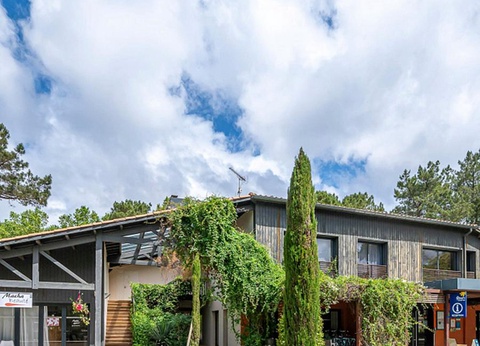 Camping Les 2 Etangs, 4* - 38