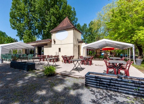 Camping les Etangs du Plessac 4* - 23