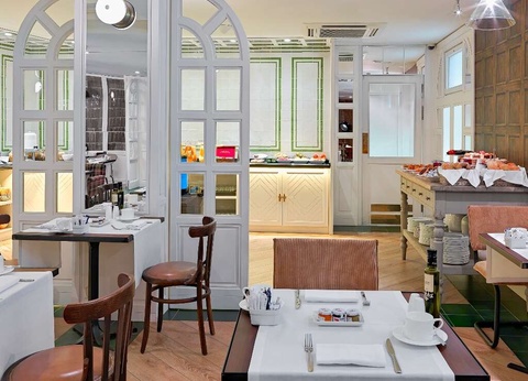 Escapade romantique avec du cava dans la chambre a Barcelone - 4* - 14