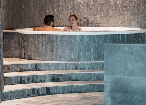 Carrefour: détente deluxe 4* en chambre supérieure à Mons - 4* - 5