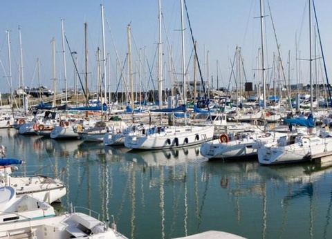 Camping Les Chèvrefeuilles, 4* - 33