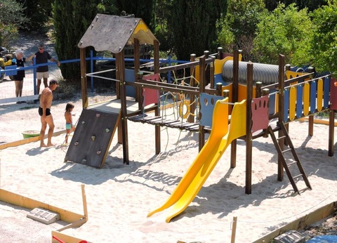 Camping les Terrasses Provençales, 4* - 10