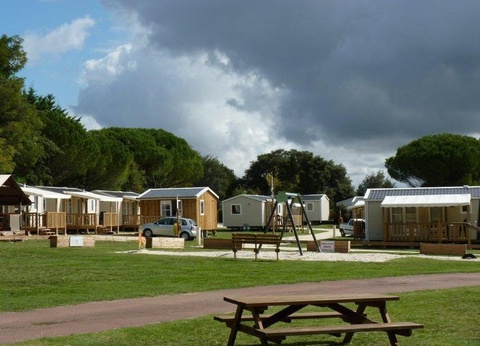 Camping Les Chênes Verts, 3* - 5