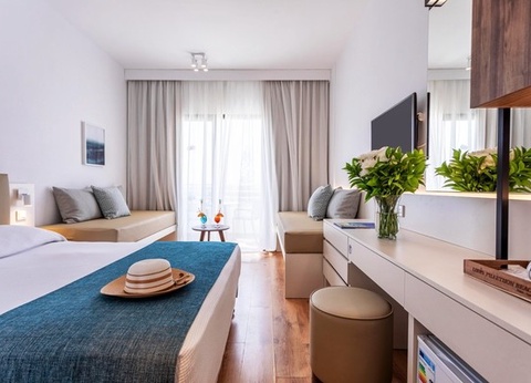 Hôtel Louis Phaethon Beach 4* - 2