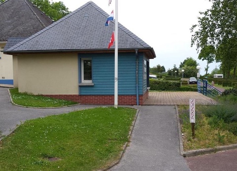 Camping Le Mont Joli Bois, 3* - 53