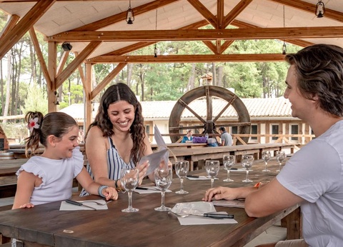 Flower Camping Au Bois des Biches, 4* - 9