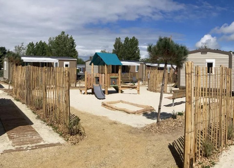 Flower Camping La Guichardière, 4* - 29