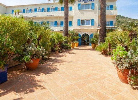 Profitez des belles couleurs du Lavandou et d'un cocktail maison ! - 4* - 6