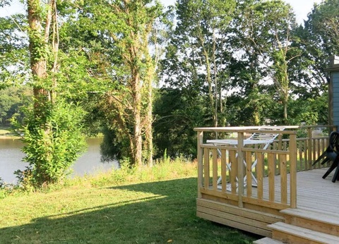 Séjour en famille dans un cottage face au lac du Moulin Neuf - 3* - 21