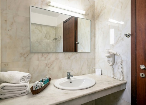 Hôtel Mediterraneo 4* - 5